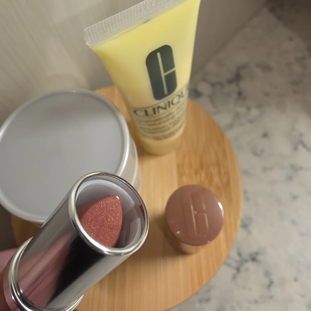 Clinique Skin Care & Pop Lip Colour + Primer Bundle NEW!